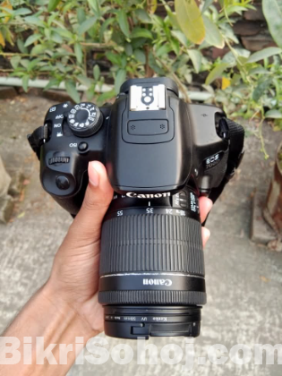 Canon 700d with 18-55 kit lens